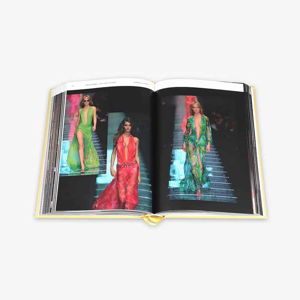 Sfilata di Versace - Libro di moda