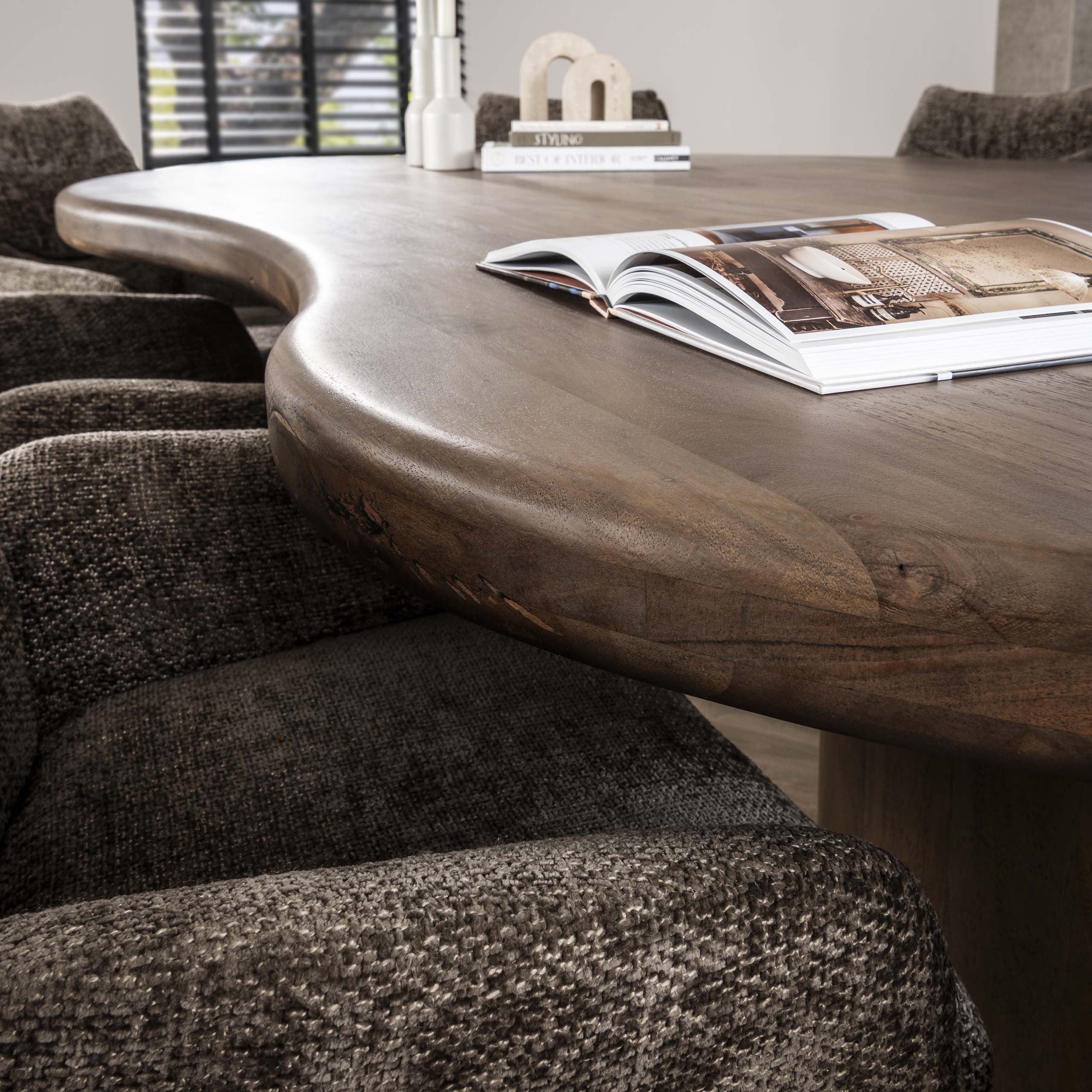 Dining table Sculpture kidney-shaped 244x165 - Solid acacia brown