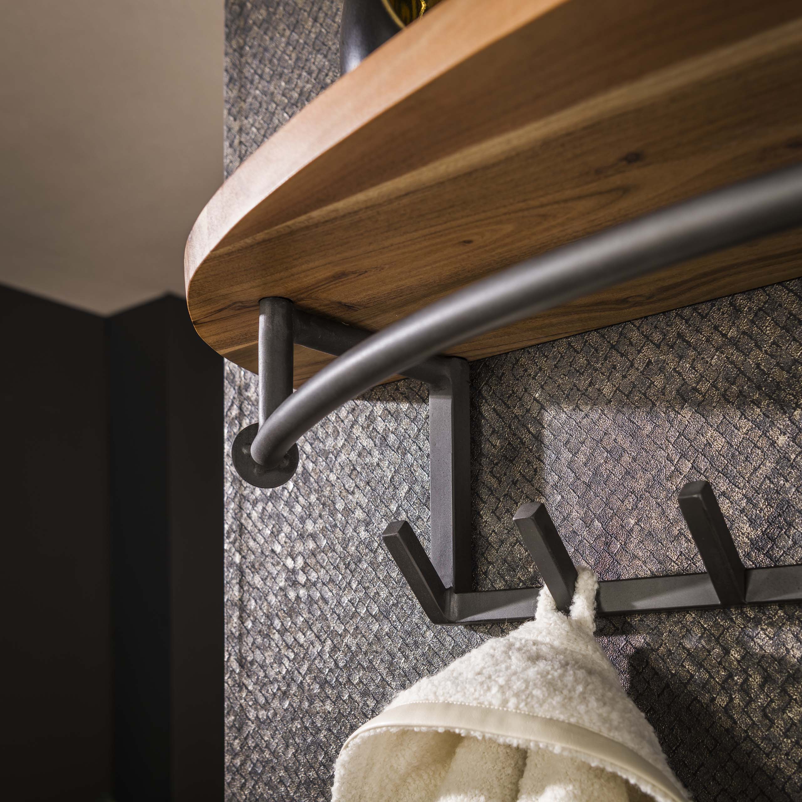 Appendiabiti tondo 8 ganci portapacchi / Solid ac