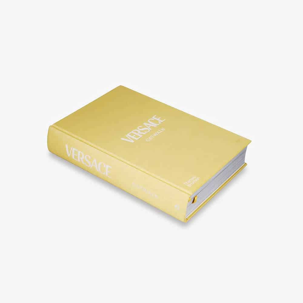 Sfilata di Versace - Libro di moda