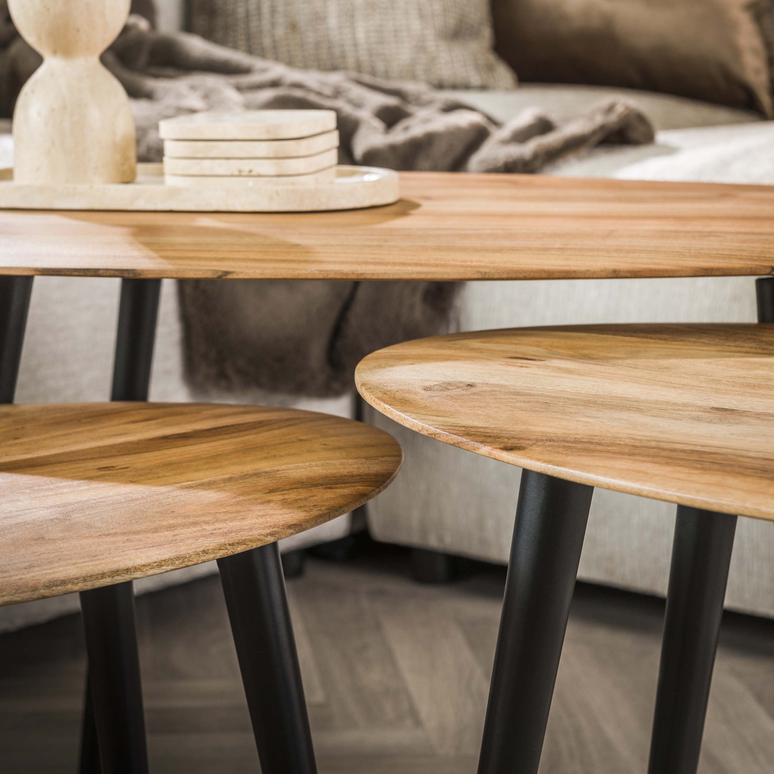 Set tavolino/3 tavolini organici / Acacia massiccia naturale