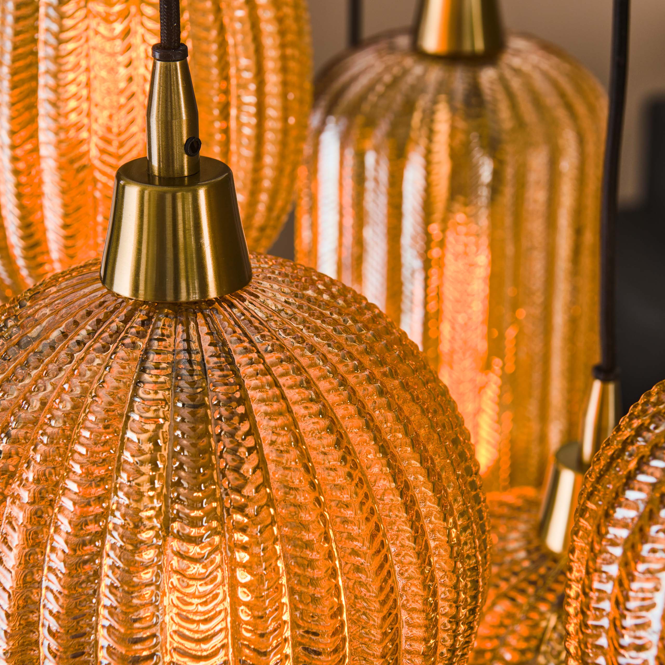 Hanging lamp 4+3 V-shape pattern mix / Amber-colored glass