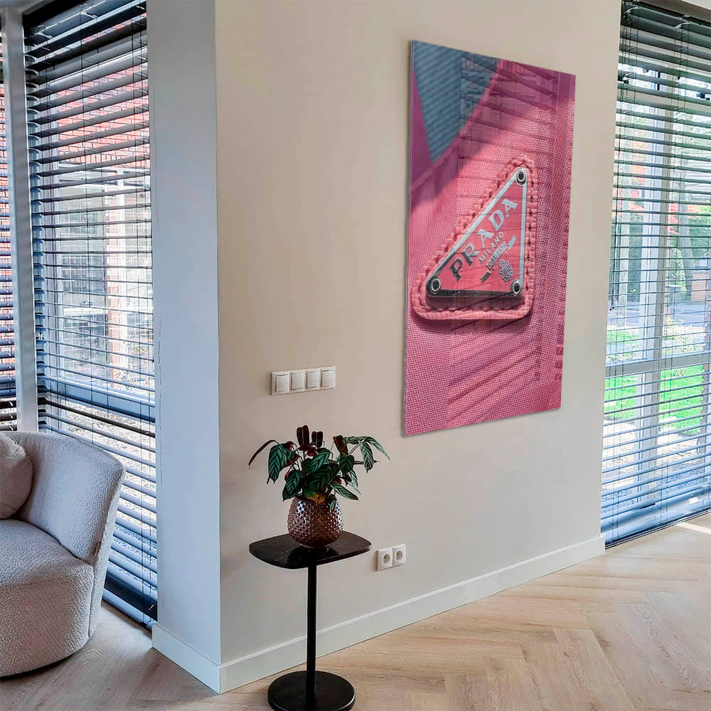 Roseate Elegance – Vetro