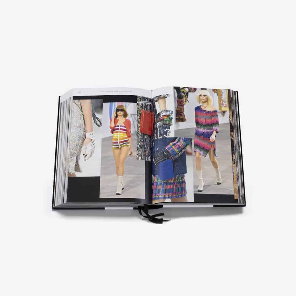 Sfilata di Chanel - Libro di moda
