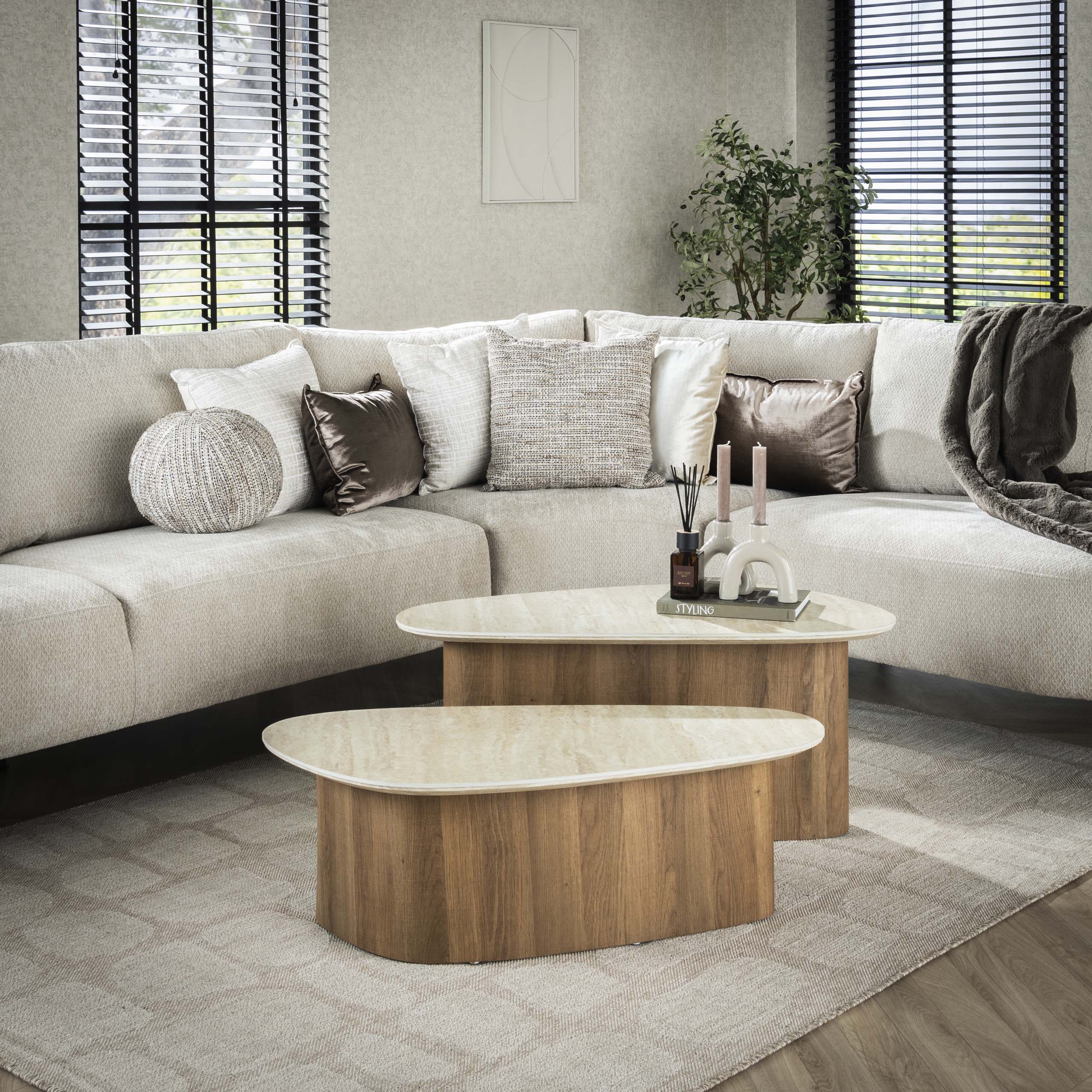 Tavolino Romano triangolare - set di 2 - Travertino