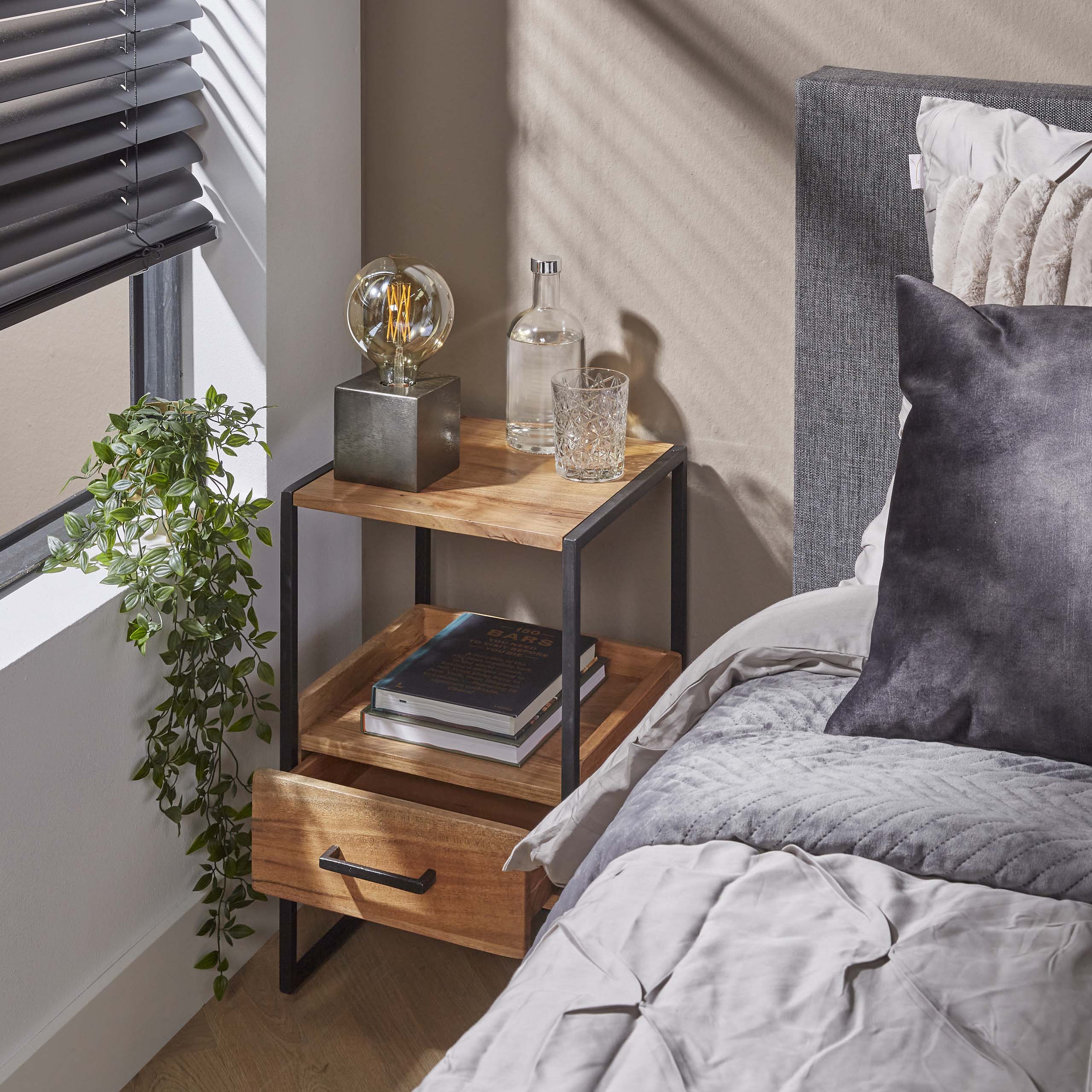 Bedside table 1L XS niche / Solid acacia natural