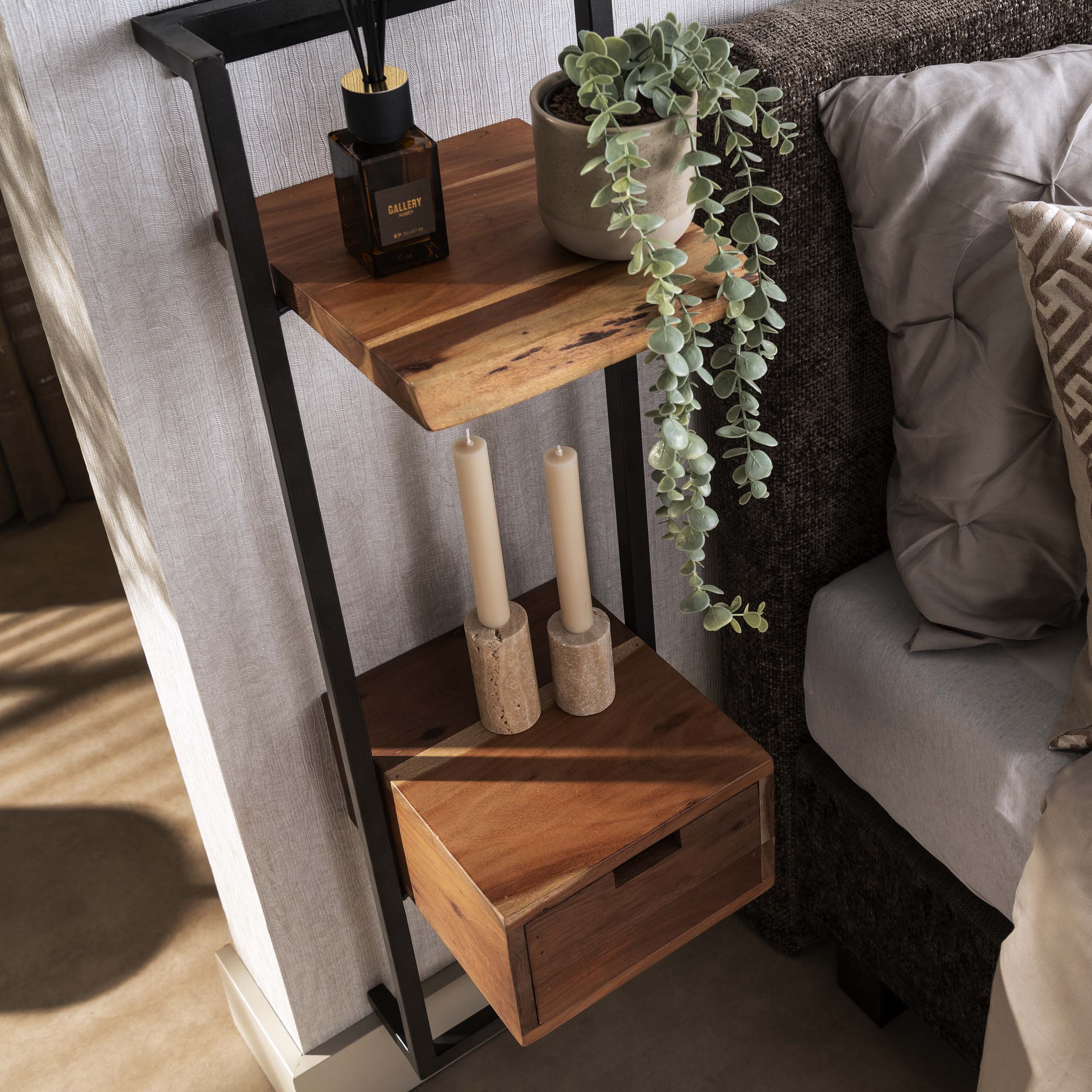 Bedside table air solid XS / Solid acacia natural