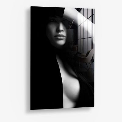 Woman's Silhouette – Vetro